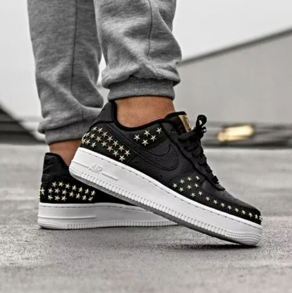 nike air force 1 07 trainers oil grey white star stud
